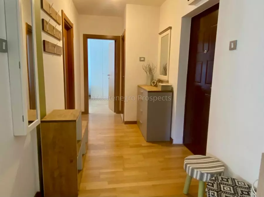 12721 dvosoban stan sa garazom 7 1068x800