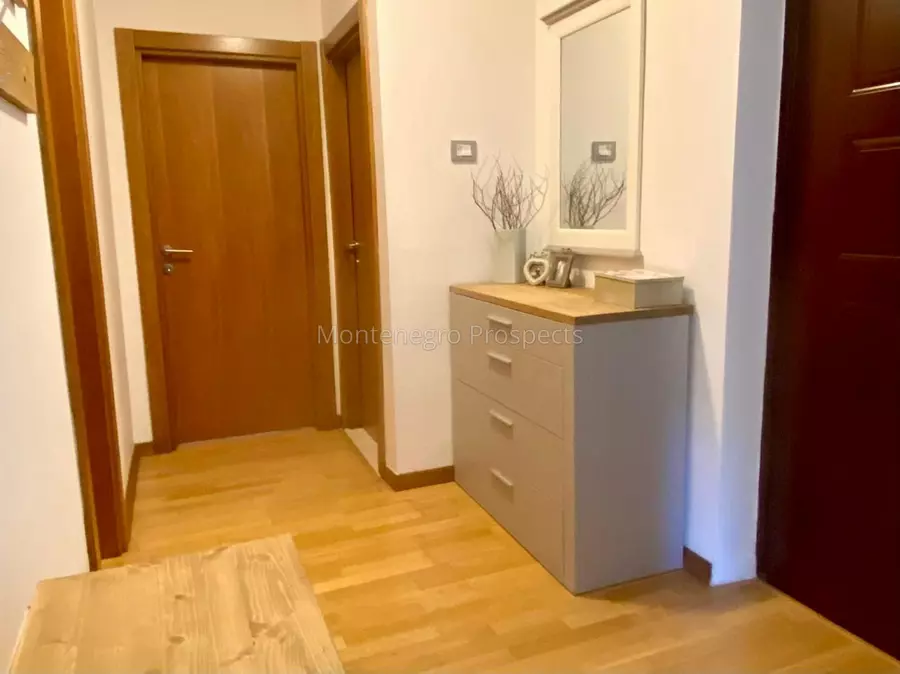 12721 dvosoban stan sa garazom 8 1068x800