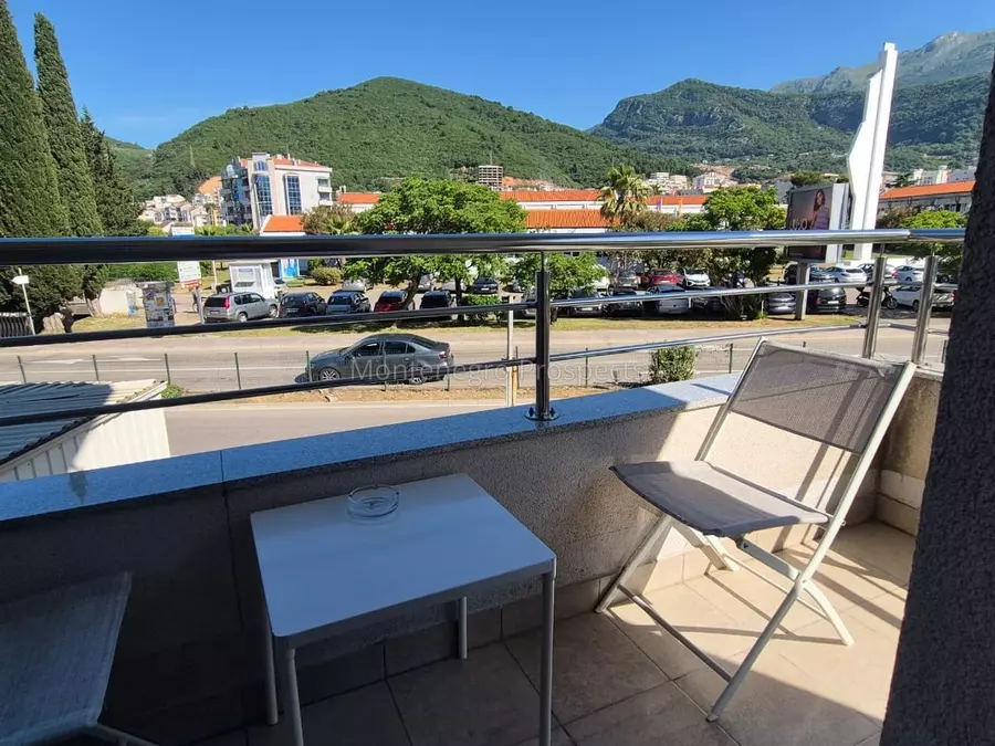 77101 apartment in budva 4 1067x800
