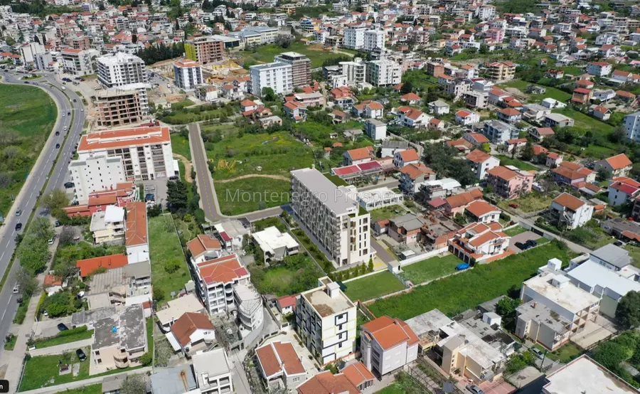 J10287 plac blizu mora 14
