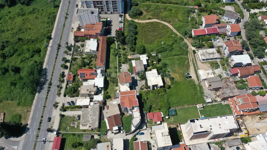 J10287 plac blizu mora 4