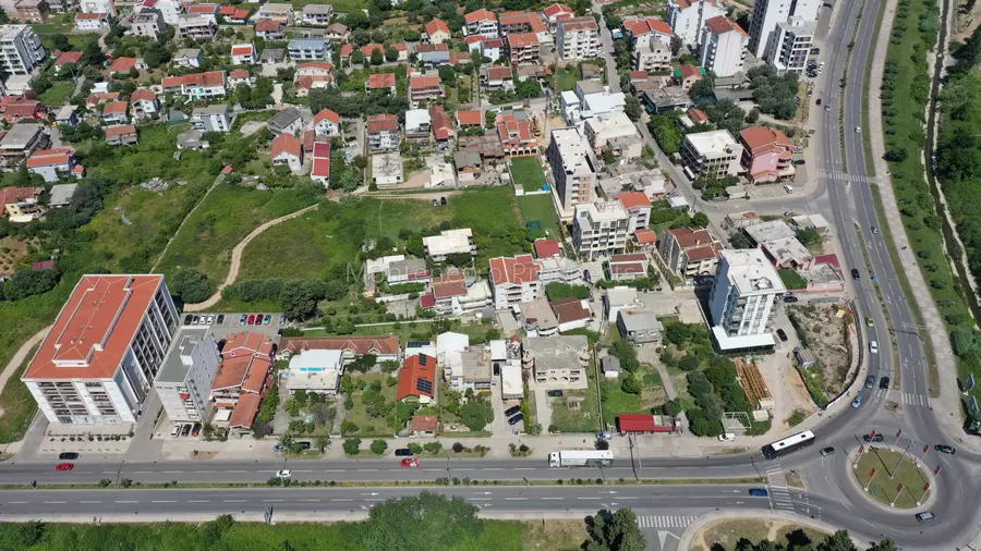 J10287 plac blizu mora 5