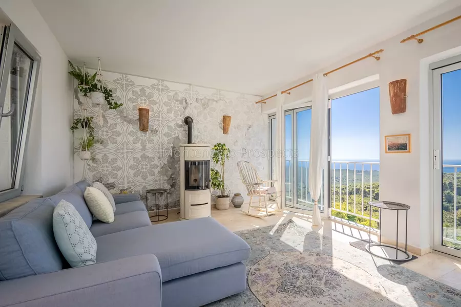 14168 lustica vila for sale 19