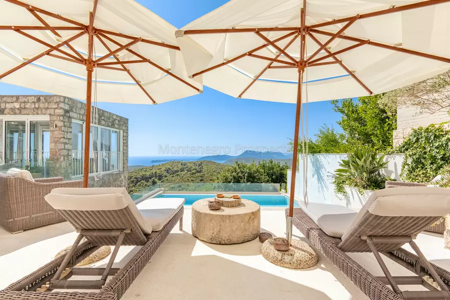 14168 lustica vila for sale 25