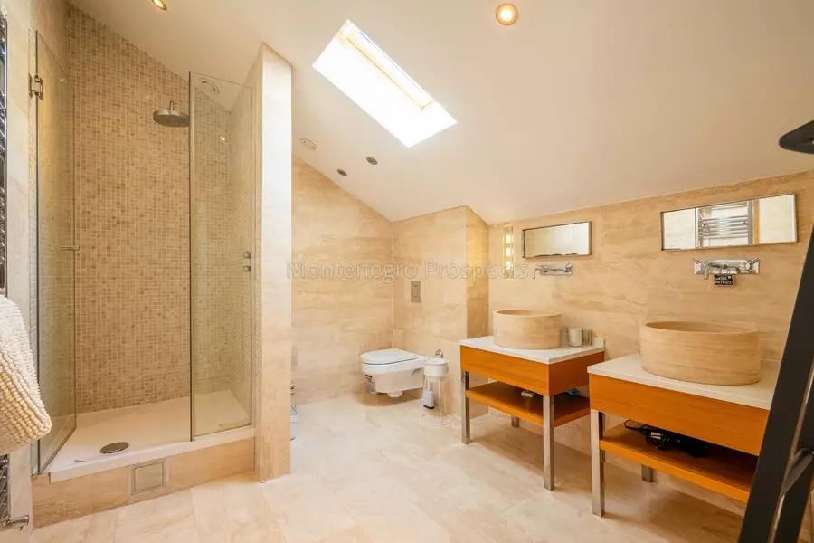 14168 lustica vila for sale 46