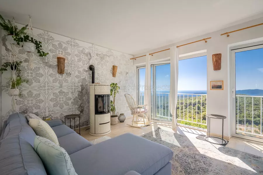 14168 lustica vila for sale 53