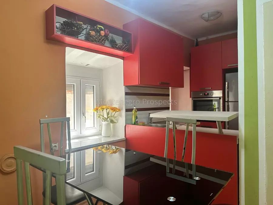 Compact two bedroom apartment located in peaceful part of old town of kotor 13818 1