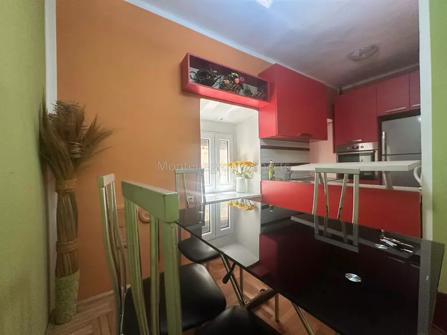 Compact two bedroom apartment located in peaceful part of old town of kotor 13818 13