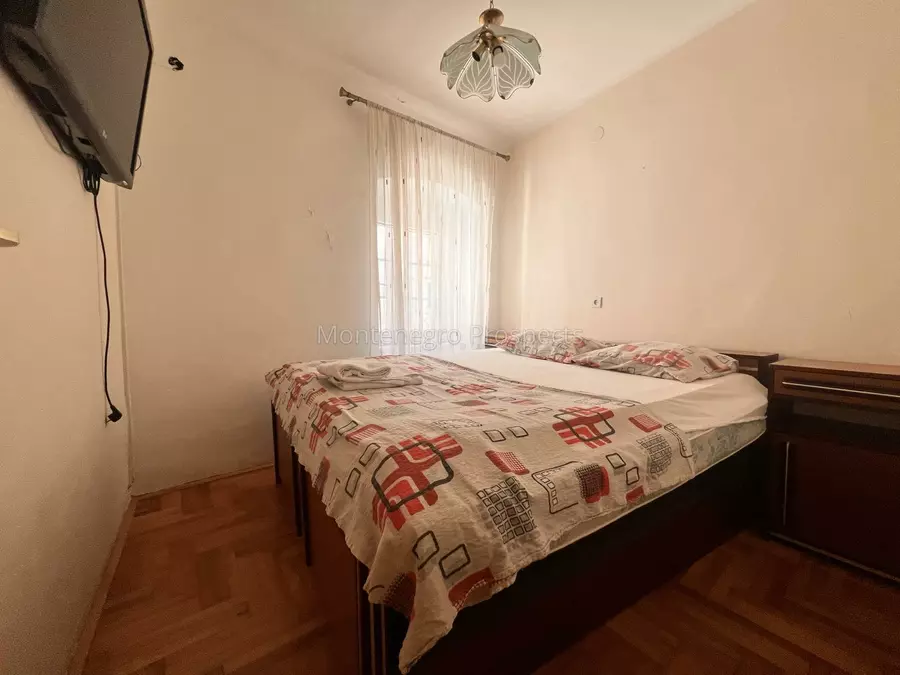Compact two bedroom apartment located in peaceful part of old town of kotor 13818 4