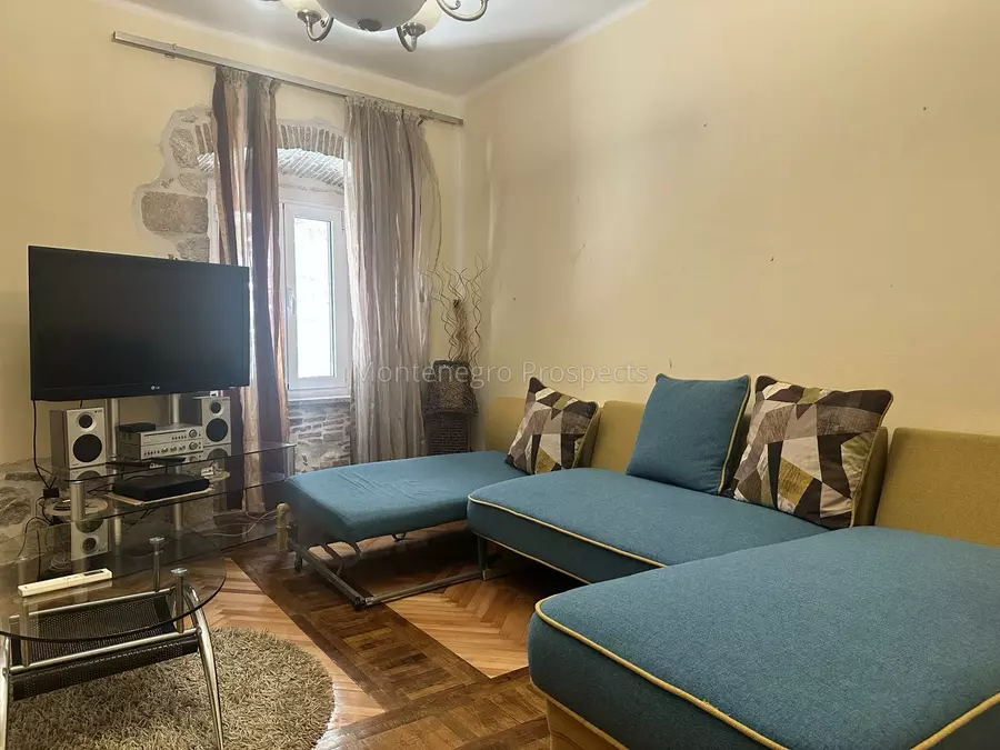 Compact two bedroom apartment located in peaceful part of old town of kotor 13818 7