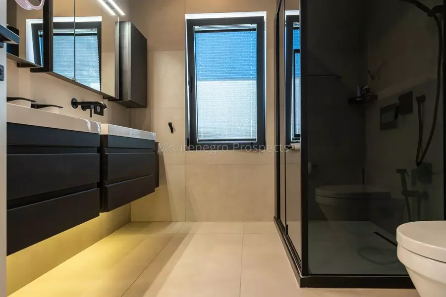 Modern luxury villa with a pool kavac 13810 6