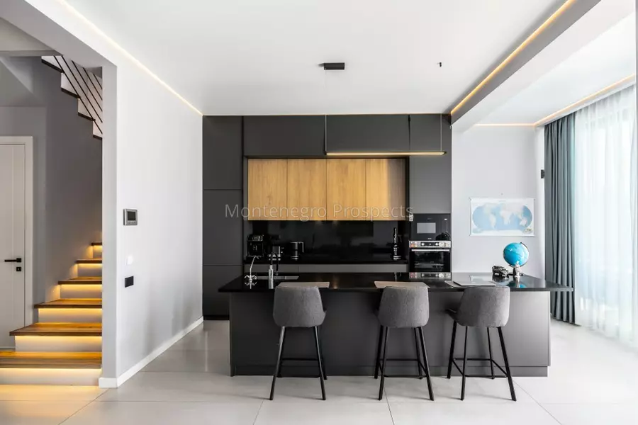 Modern luxury villa with a pool kavac 13810 9
