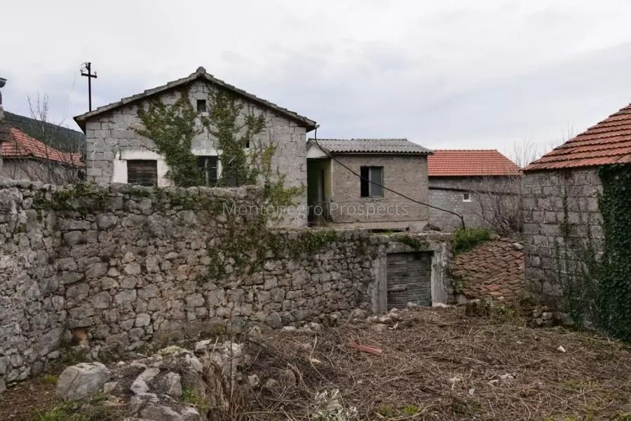 2074 stone ruin in lustica 5