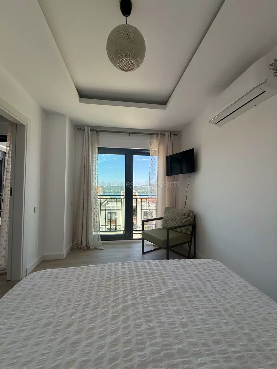 Modern three bedroom apartment with panoramic sea views tivat 13659 9