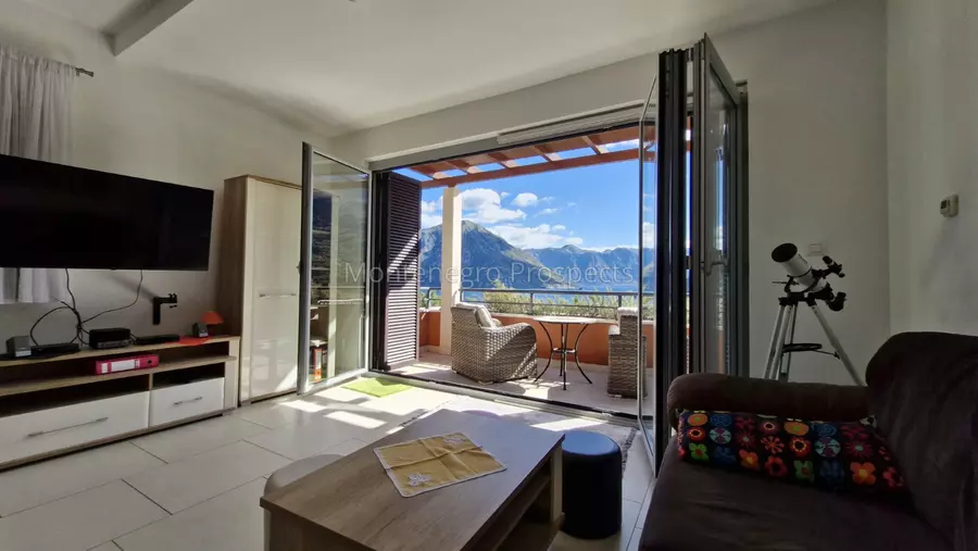 14177 apartment with excellent views morinj 16