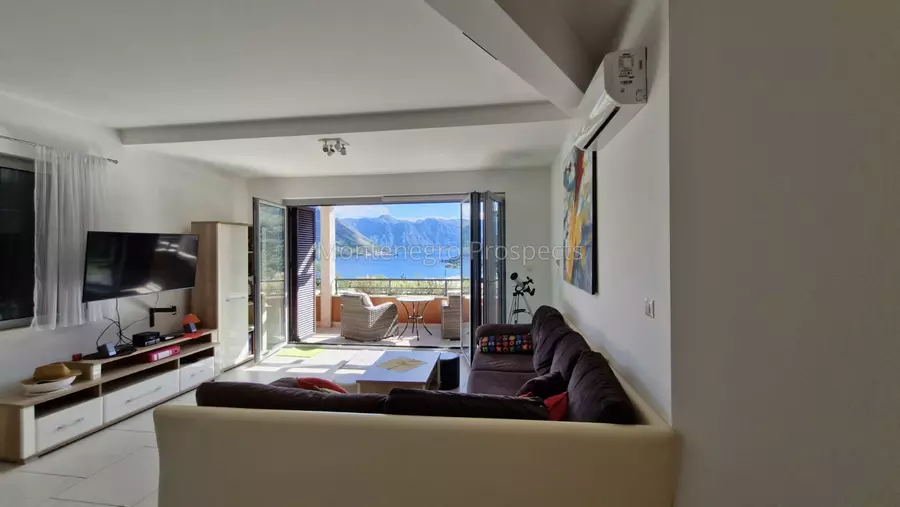 14177 apartment with excellent views morinj 18
