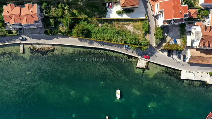 Prcanj dron 1