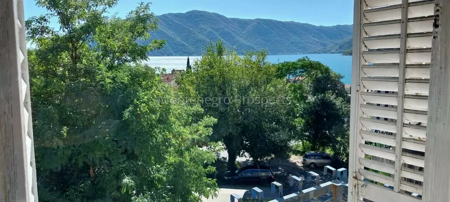 Spacious two bedroom apartment minutes away from the sea risan 13831 1