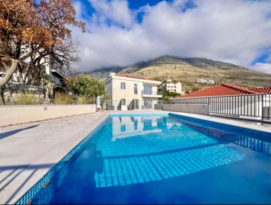 12739 vila skocidevojka 16 1055x800