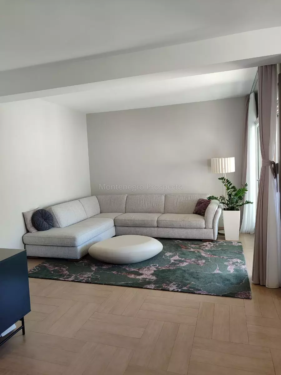 Three bedroom apartment for sale in dobrota   70 m from the sea 13838 7