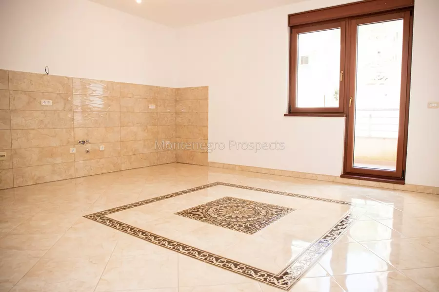 12703 becici an 14 1200x800