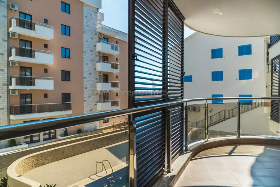 12744 becici 7 1199x800