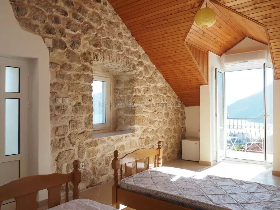 14184 risan stone house 23