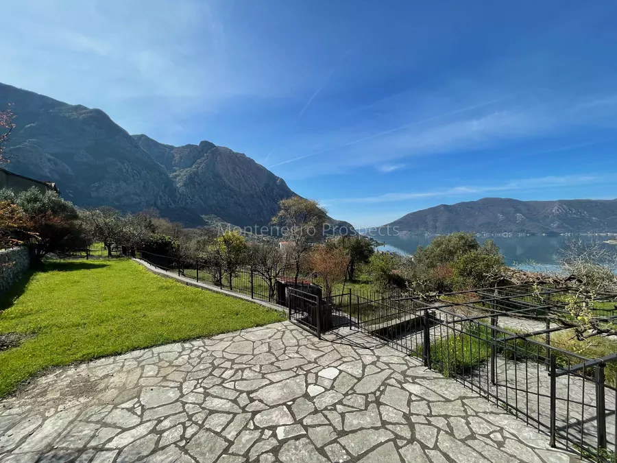 14184 risan stone house 24