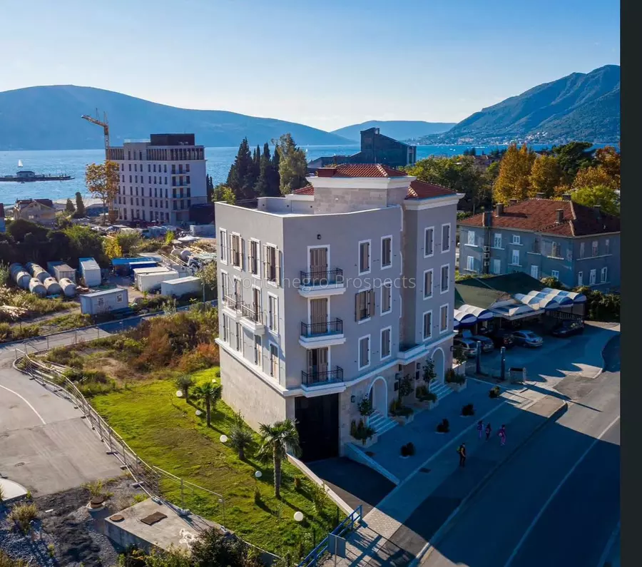 14186 apartment next to porto montenegro 1