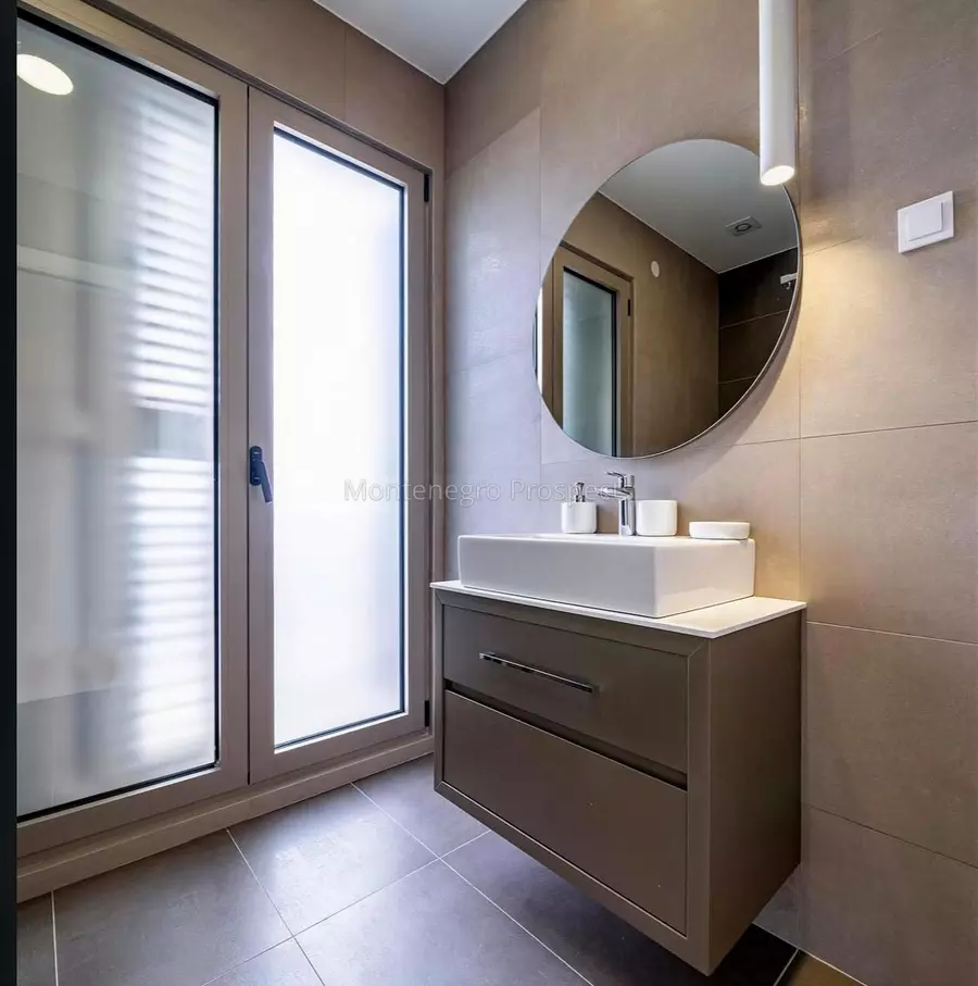 14186 apartment next to porto montenegro 2