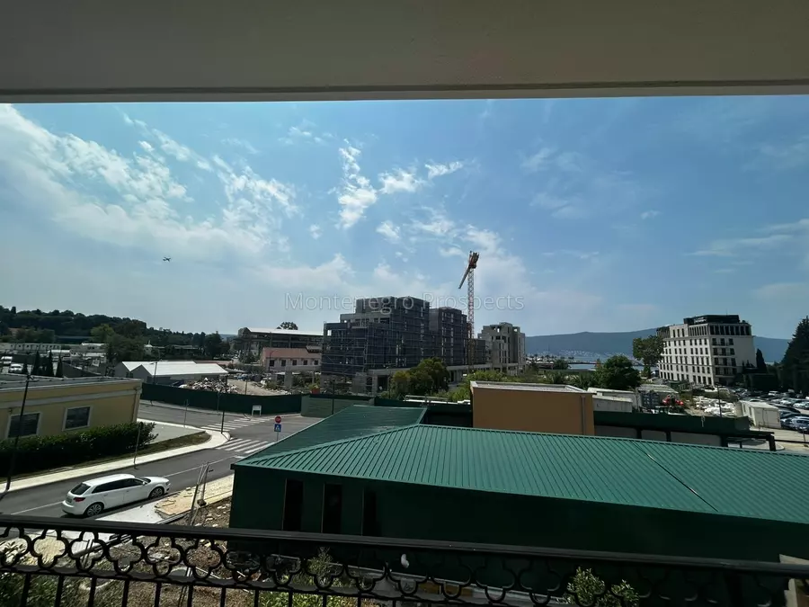 14186 apartment next to porto montenegro 26