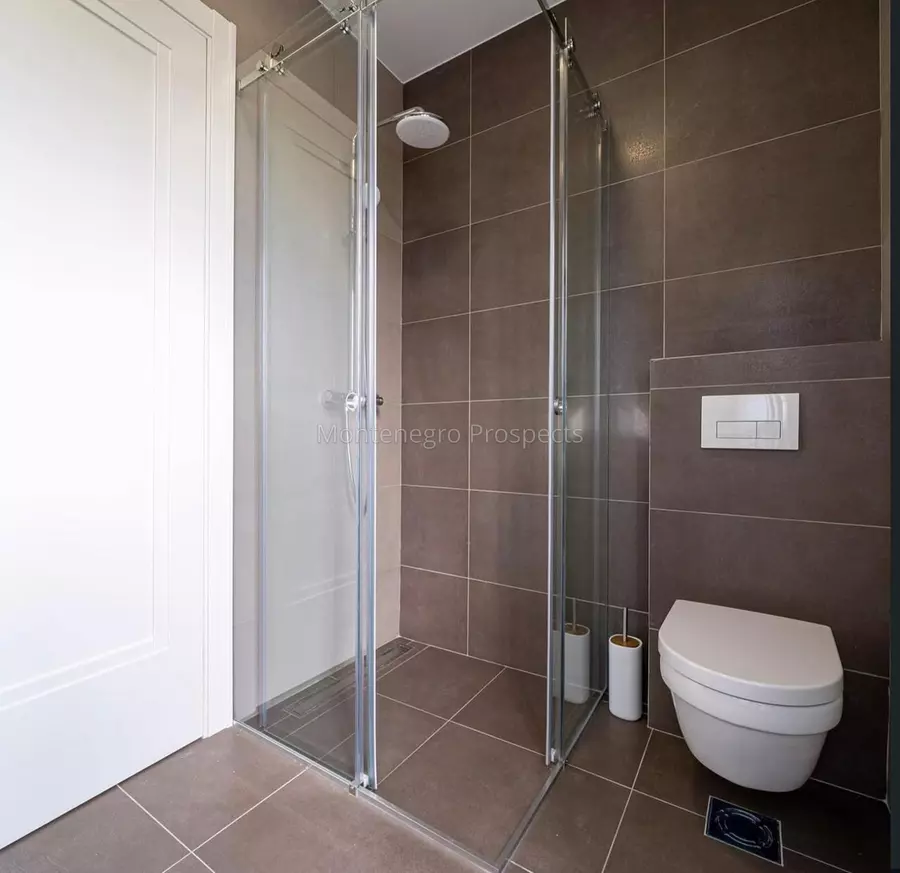 14186 apartment next to porto montenegro 6