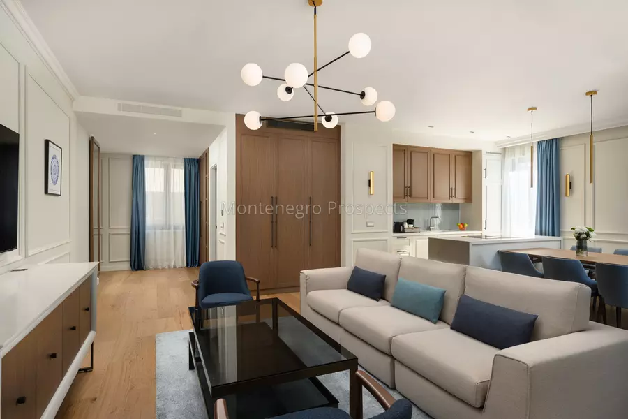 Luxury movenpick beachfront residences in risan kotor bay 12