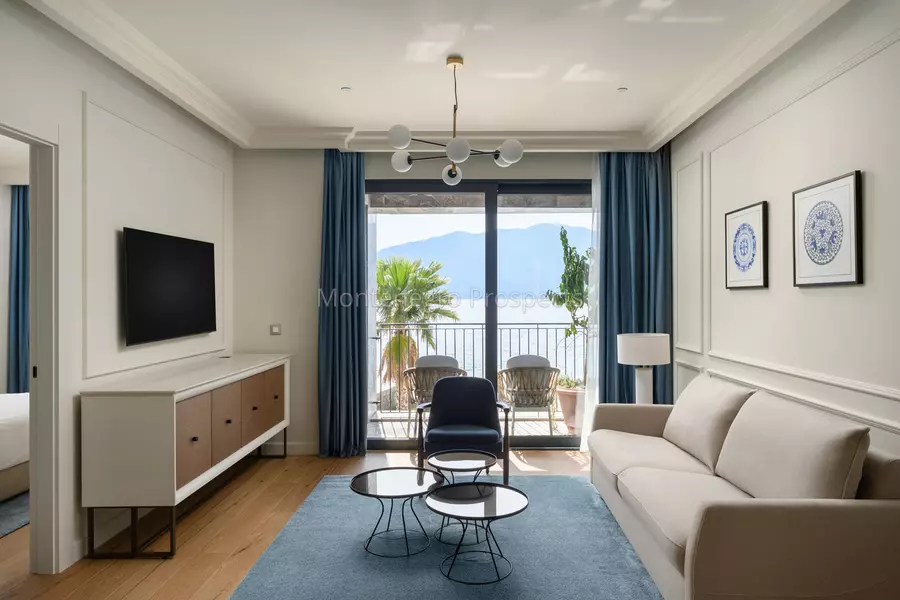 Luxury movenpick beachfront residences in risan kotor bay 5