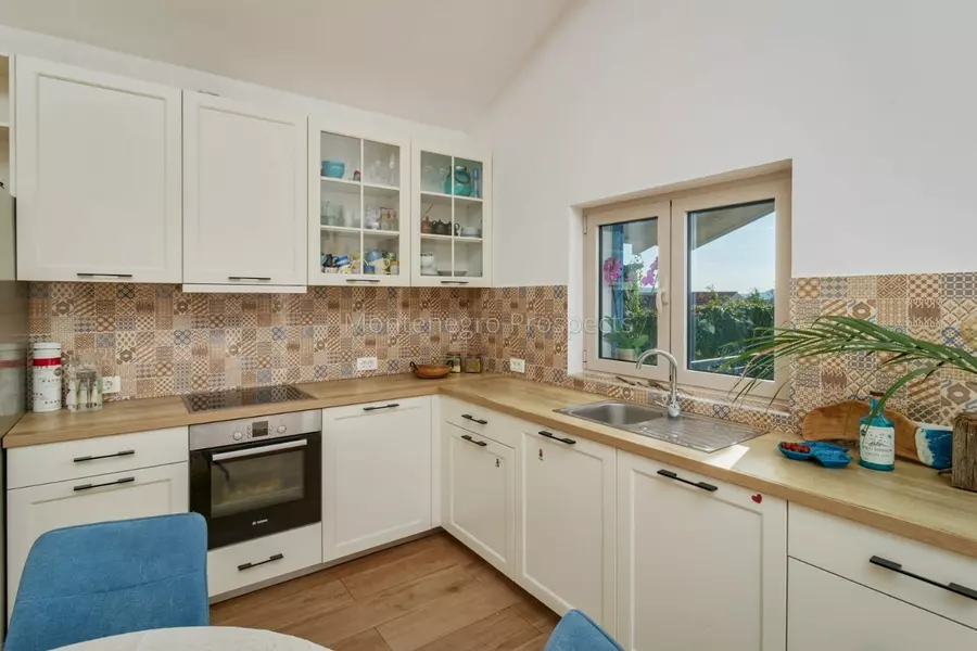 Two bedroom house with beautiful garden in kavac kotor bay 13849 2