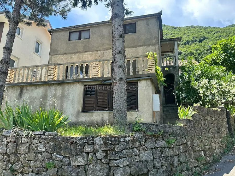 14189 house for renovation kotor 19