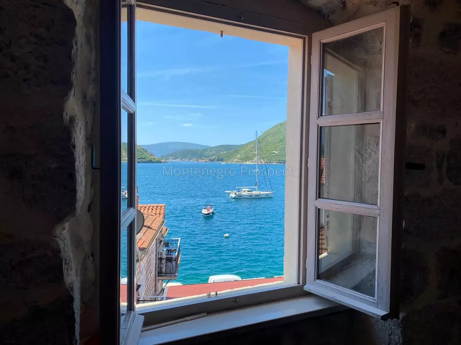 Tw bedroom apartment with seaview perast 10