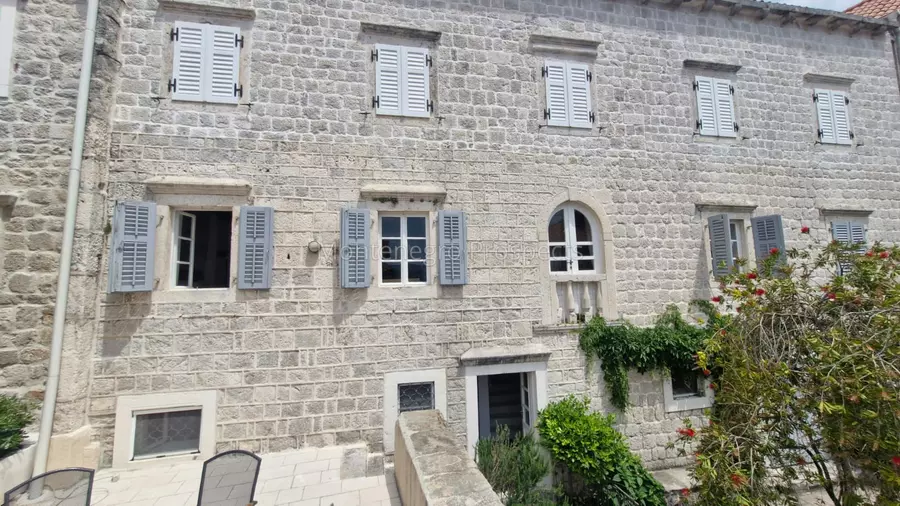 Two bedroom apartment for sale perast 3