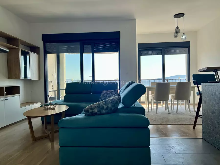 Two bedroom apartment with sea views in tivat 13857 4