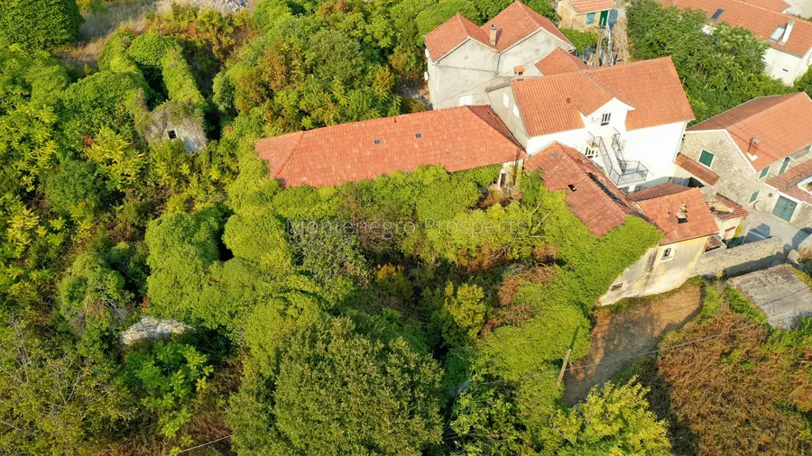14198 radovici stone house 7