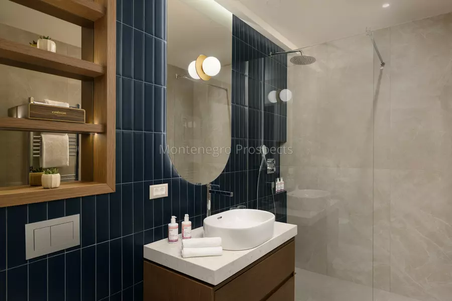 Movenpick teuta kotor bay   eg43 4