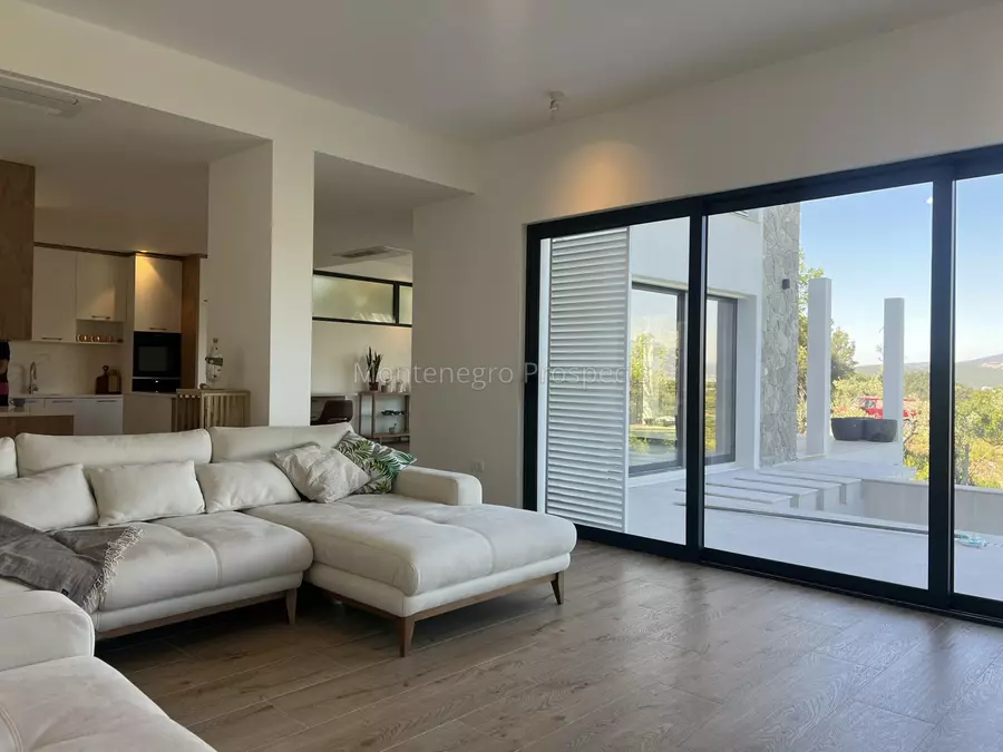 Newly built luxury villa located in kavac 13860 14