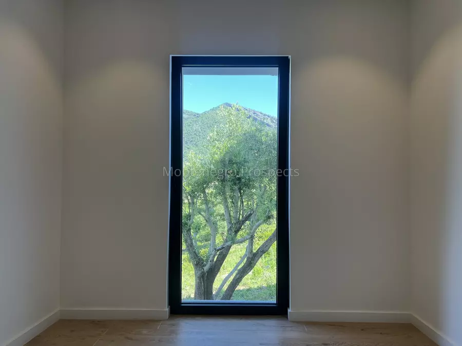 Newly built luxury villa located in kavac 13860 25