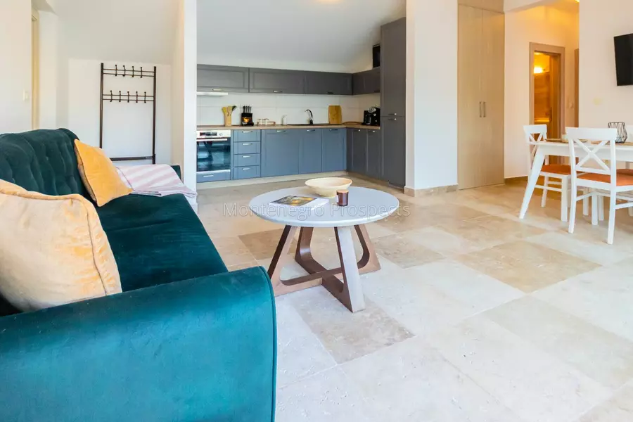 Two bedroom apartment with garage and panoramic sea view on the waterfront   kostanjica kotor 13791 26