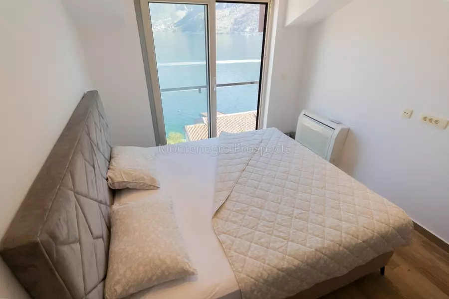Two bedroom apartment with garage and panoramic sea view on the waterfront   kostanjica kotor 13791 5