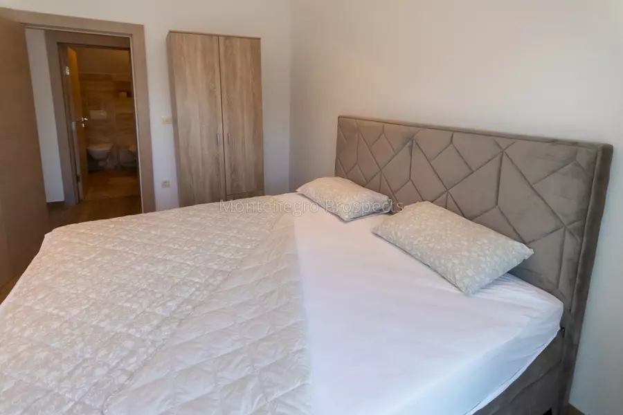Two bedroom apartment with garage and panoramic sea view on the waterfront   kostanjica kotor 13791 6