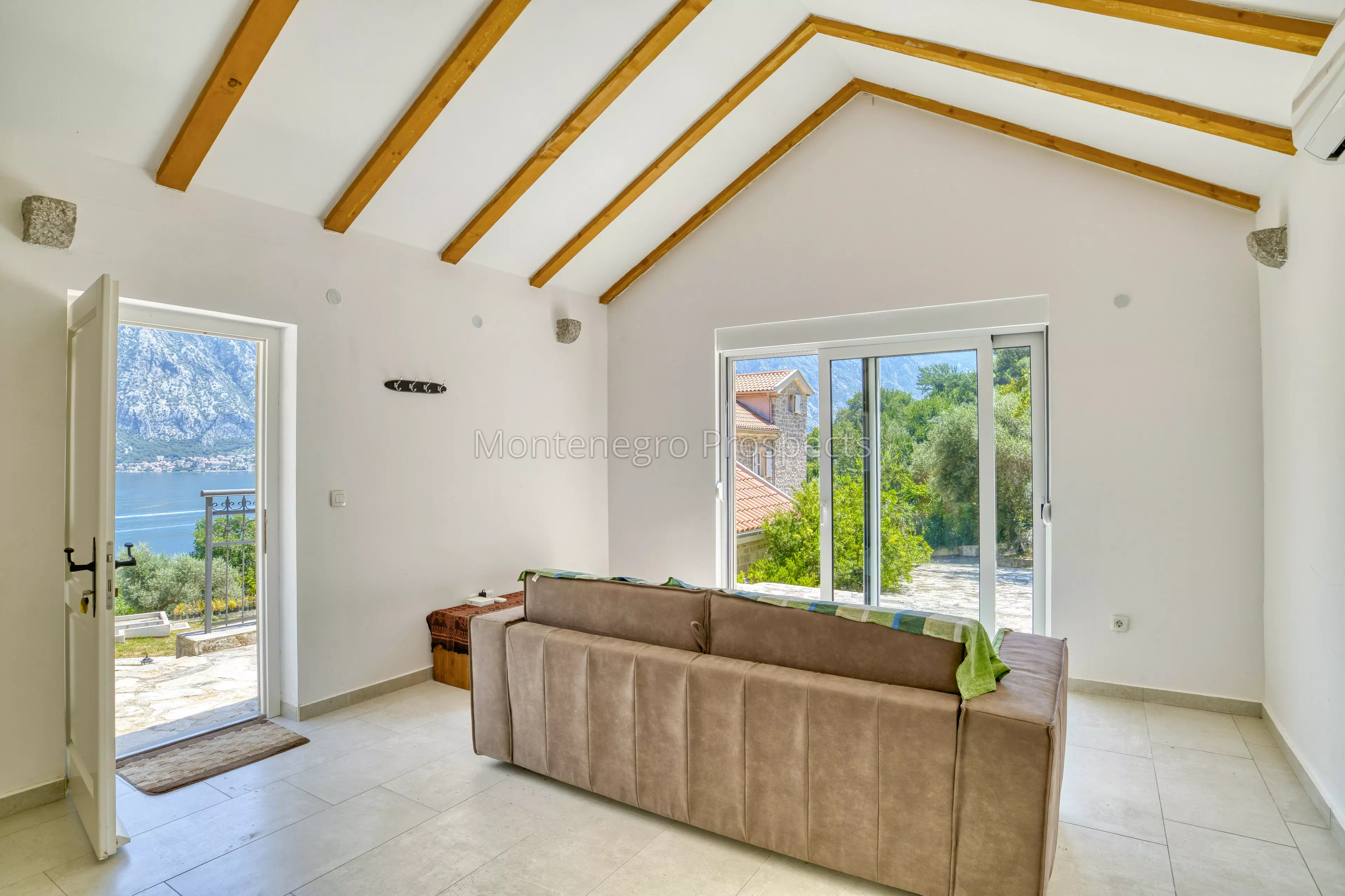 14120 villa prcanj jerovitza 1 of 1 45