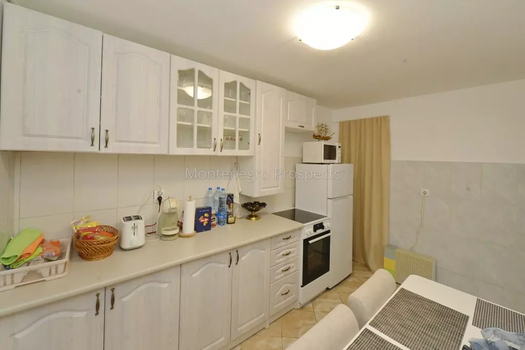 Family house in skaljari kotor 7909 15