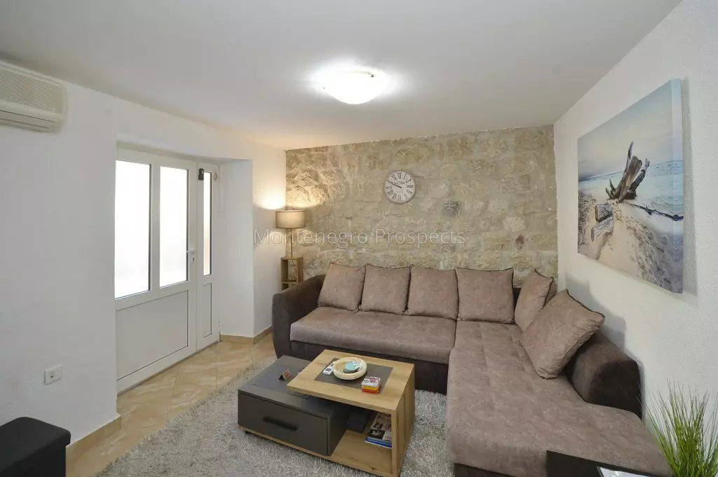 Family house in skaljari kotor 7909 17