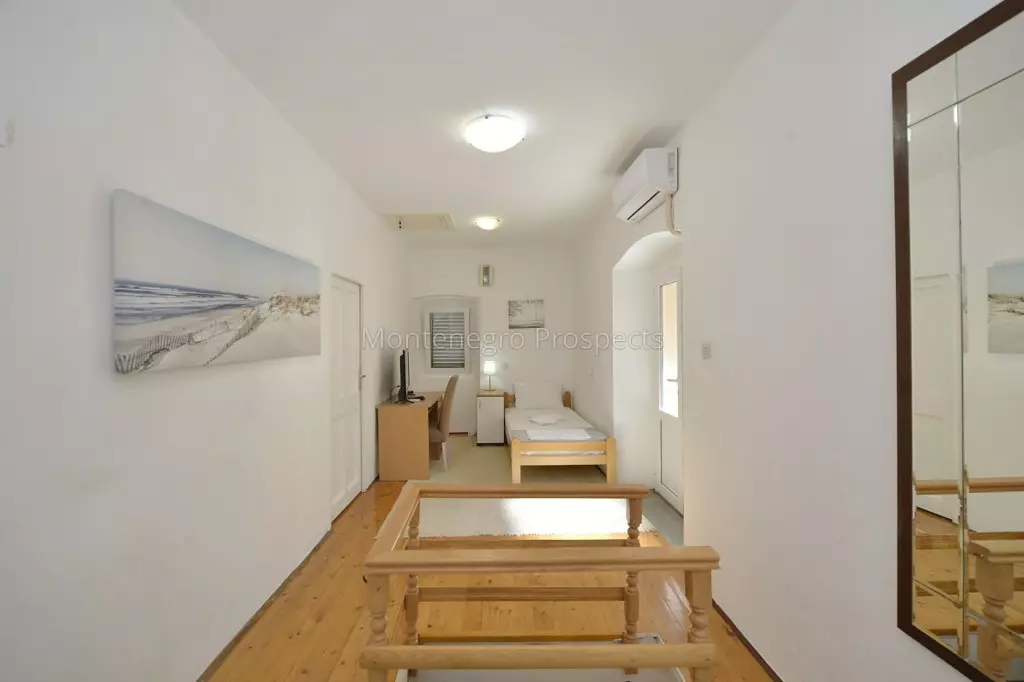 Family house in skaljari kotor 7909 3